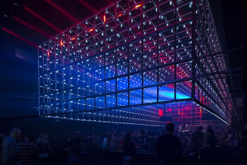 Interactive Dance Club in Sao Paulo Responds to Clubbers' Movements