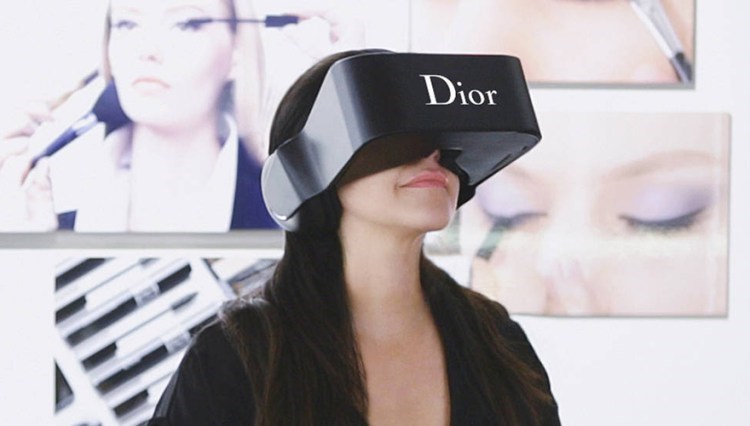 Is Virtual Reality the Future of the Fashion Show?